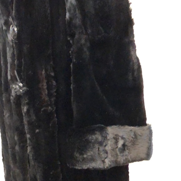 Women’s Village Furrier Vintage Black Fur Coat - Picture 9 of 15